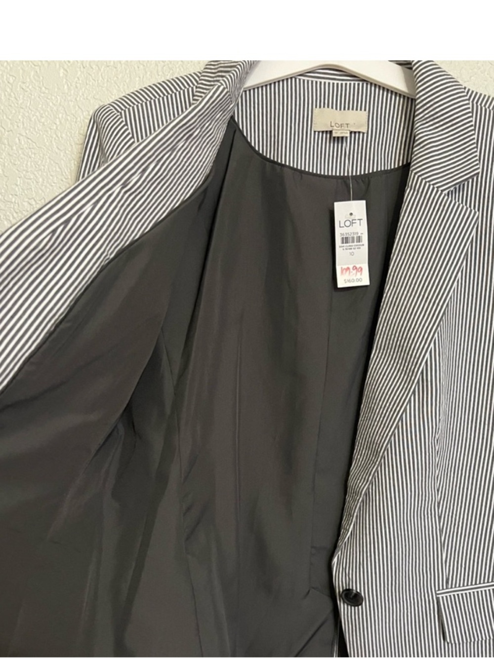 LOFT Grey & White Seersucker Striped Blazer One-Button Jacket Size 10 NWT - Picture 8 of 9